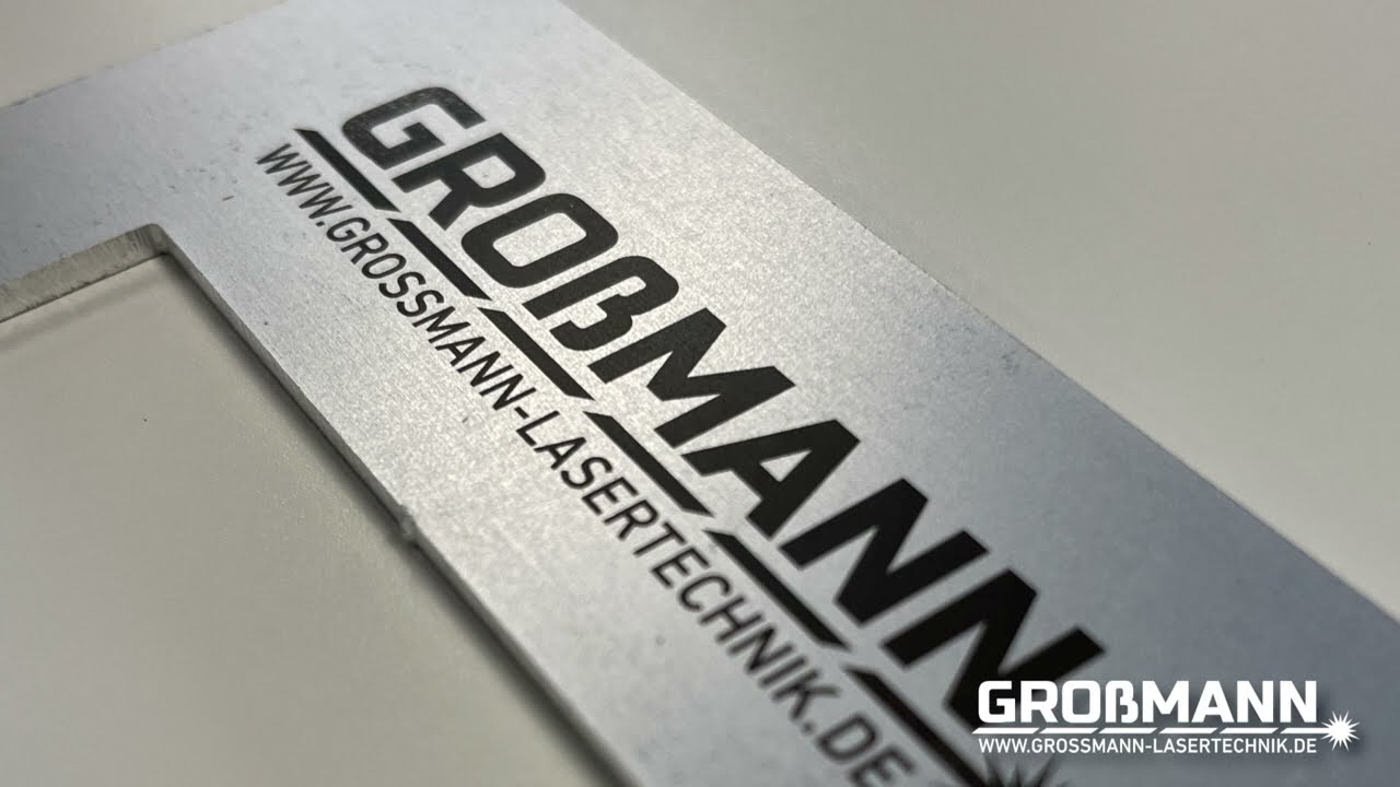 Eloxierte Aluminium Frontplatte laserbeschriften mit Faserlaser / lasergravieren / Faserlaser GRAVIS