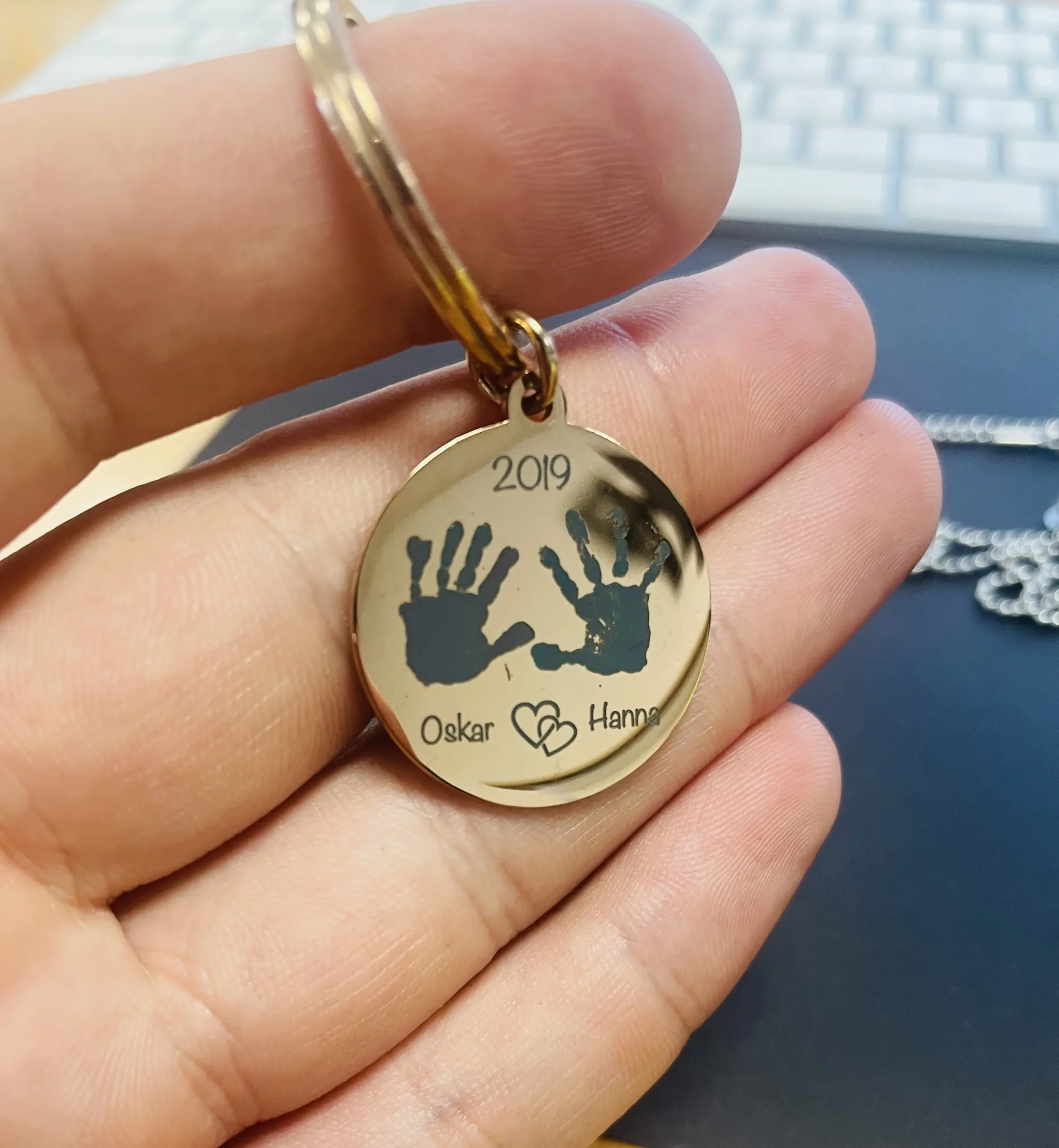 Die richtige Laser Graviermaschine für Schmuck